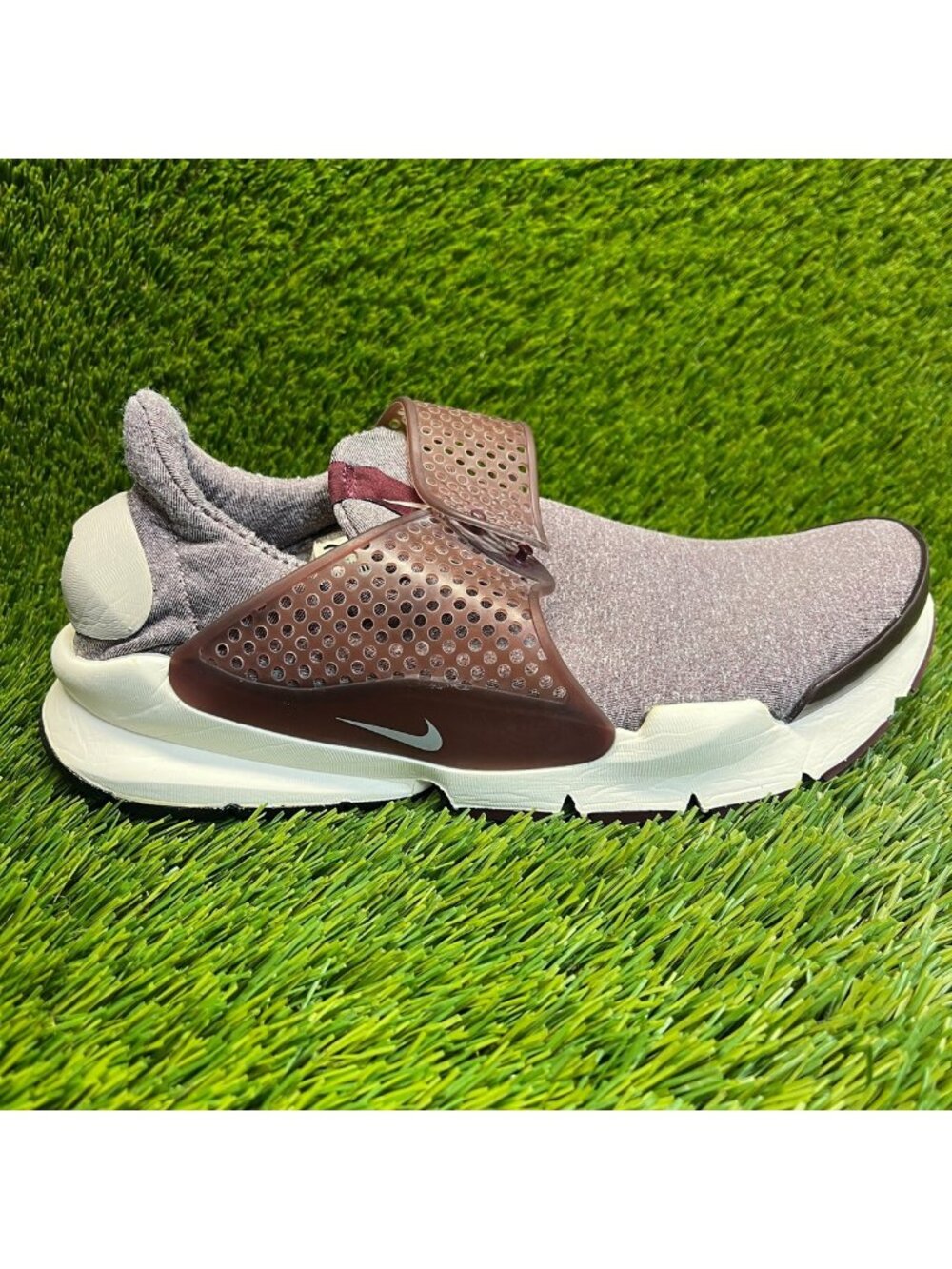 Nike Sock Dart SE Womens Size 8 Night Maroon Brown Athletic Shoes Sneakers